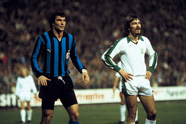 俱乐部中出 俱乐部中出